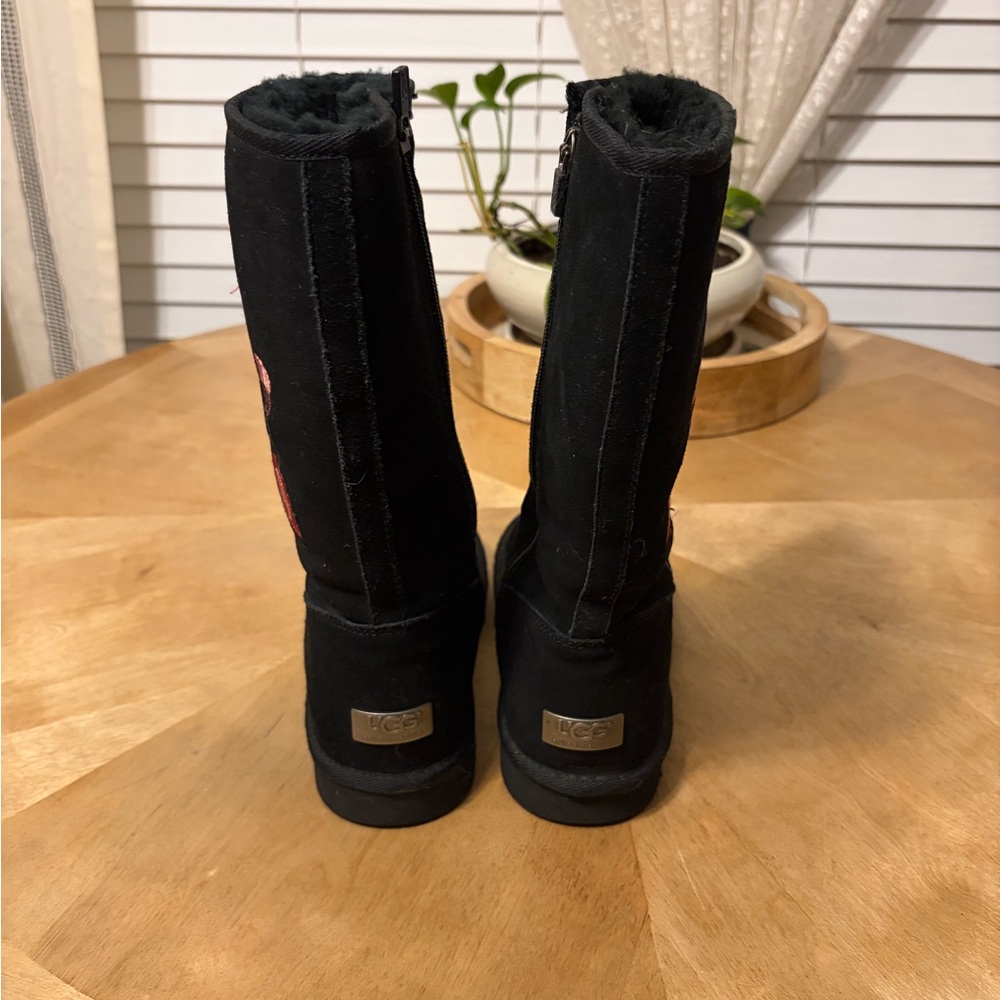 Authentic Vintage UGG Australia Black Boots with Red Floral Design - Picture 8 of 9
